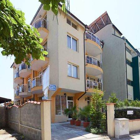 Guest House Plechkarovi Равда Экстерьер фото